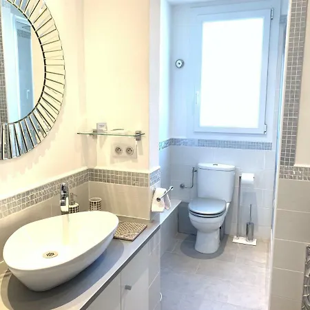 Nice 2-bedroom Isola Bella 113a *